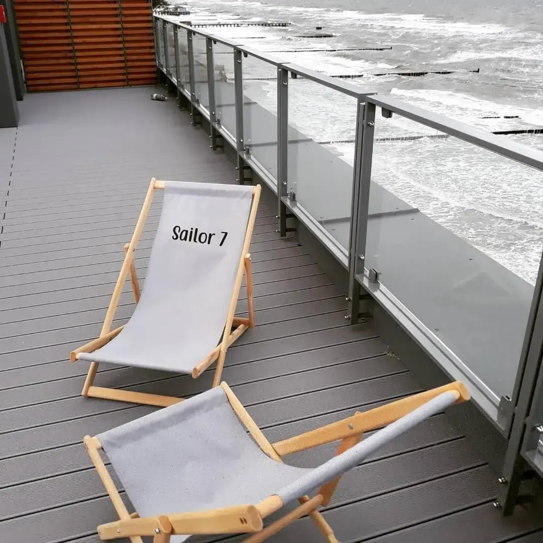 Sailor 7 Z bocznym widokiem na morze