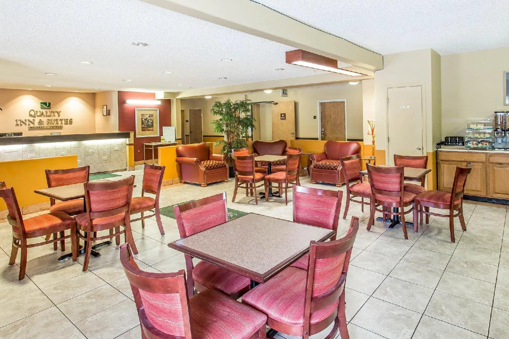 Spark by Hilton Lakewood Denver Southwest