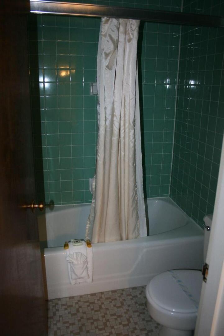 Vacationland Inn & Suites