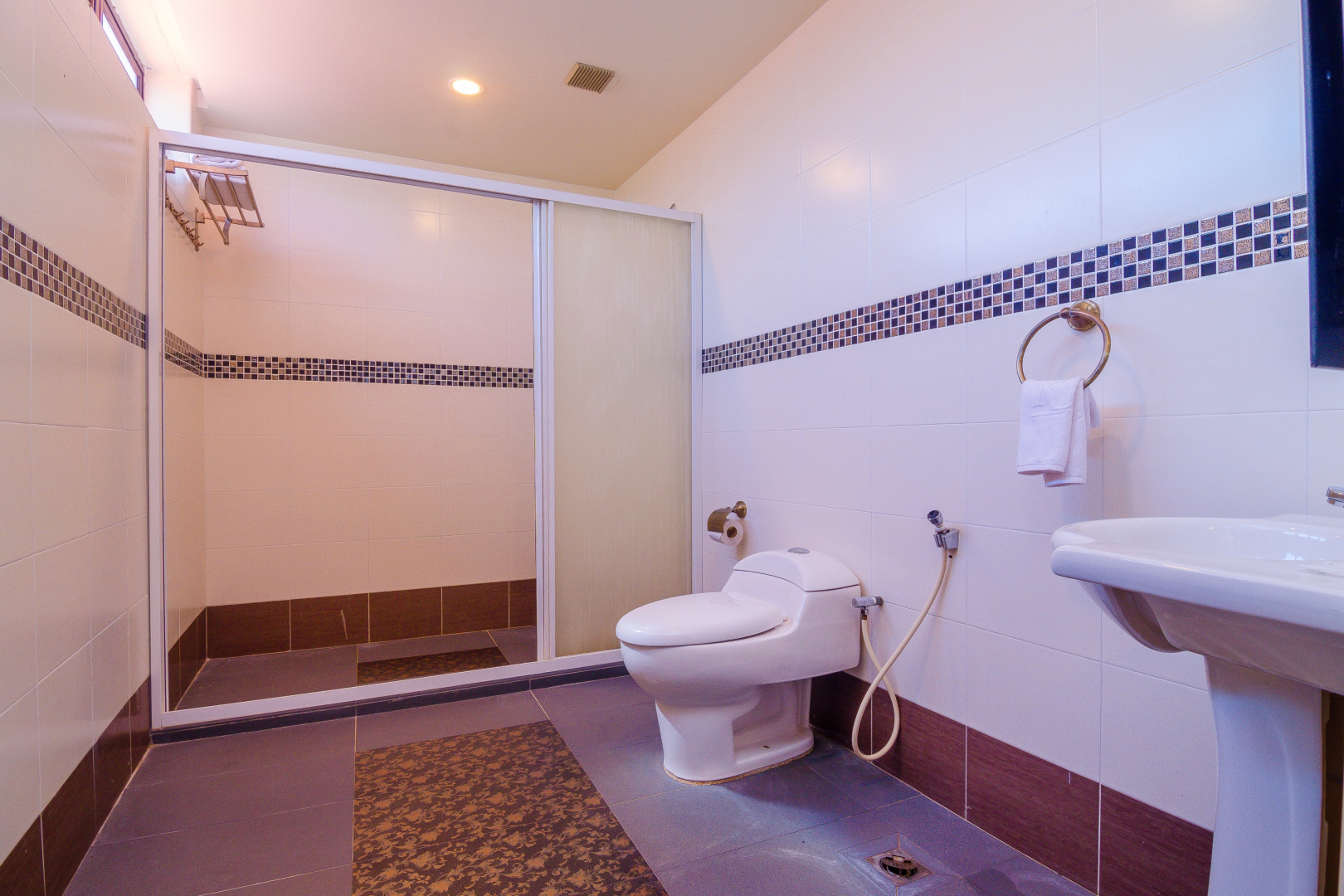 OYO 90134 K Garden Hotel