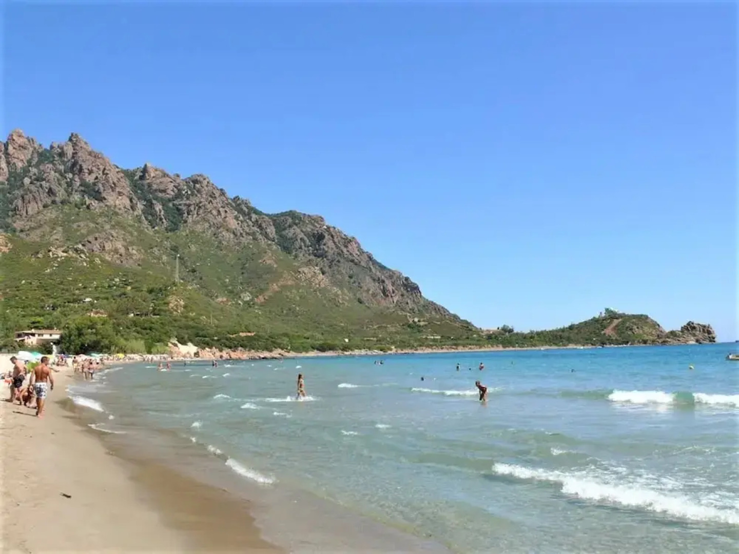 Foximanna on the North Floor in a Villa Surrounded by Greenery Facing the sea