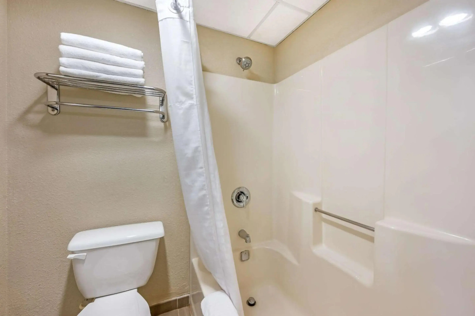 Comfort Inn & Suites East Hartford - Hartford