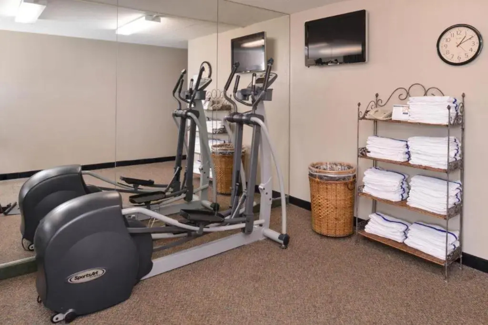 New Victorian Inn & Suites