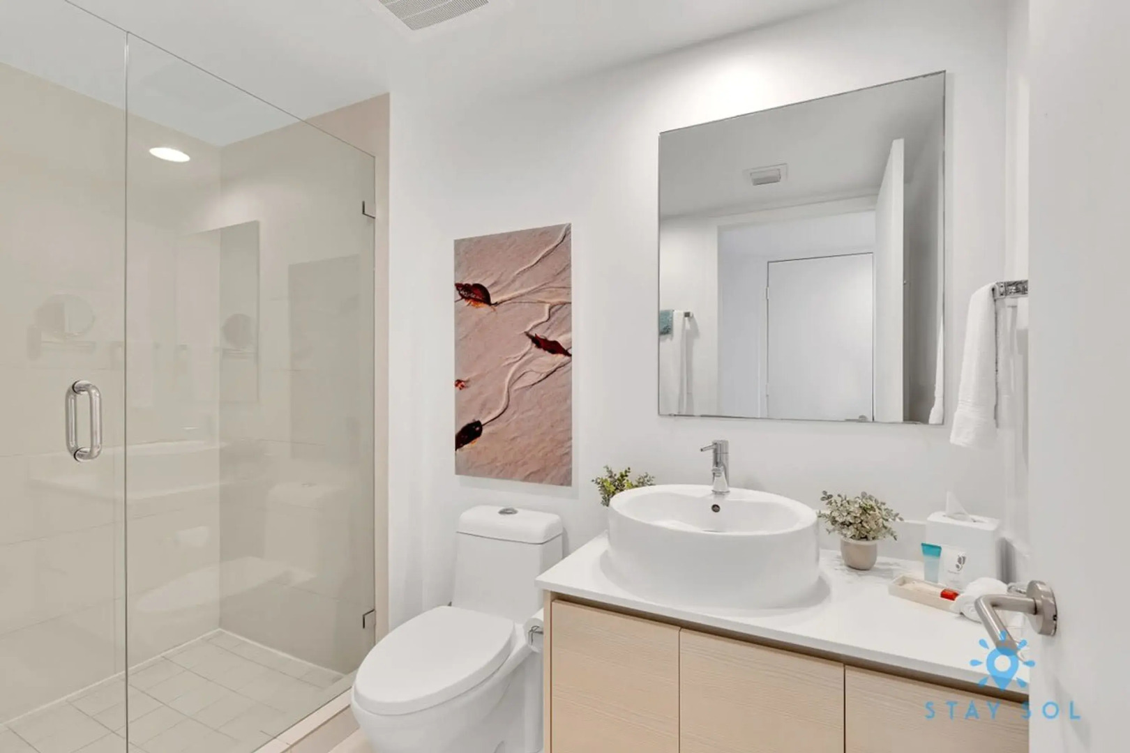 Modern Resort w Balcony Near Beach Pool