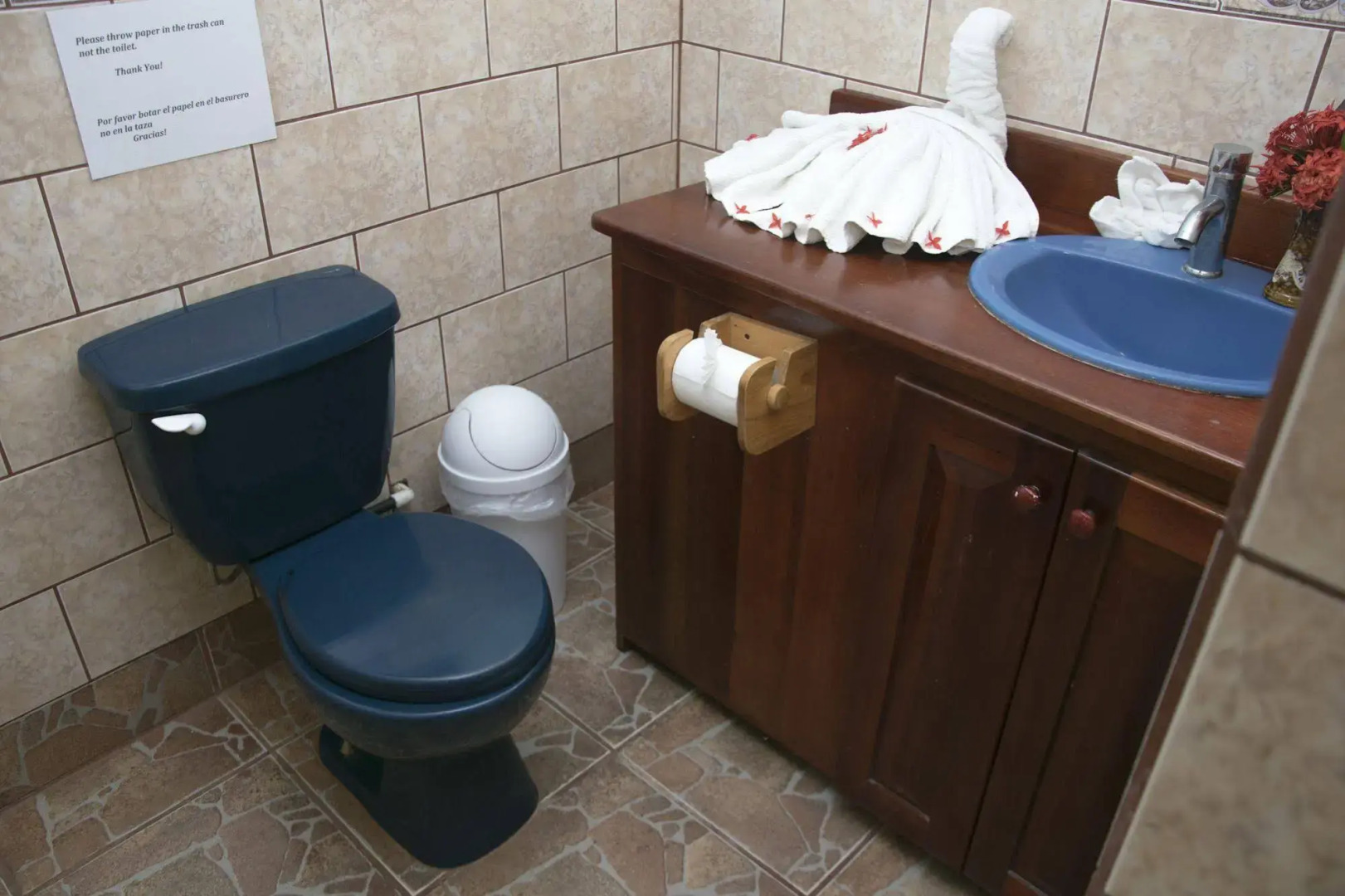 Pelican Beachfront Hotel