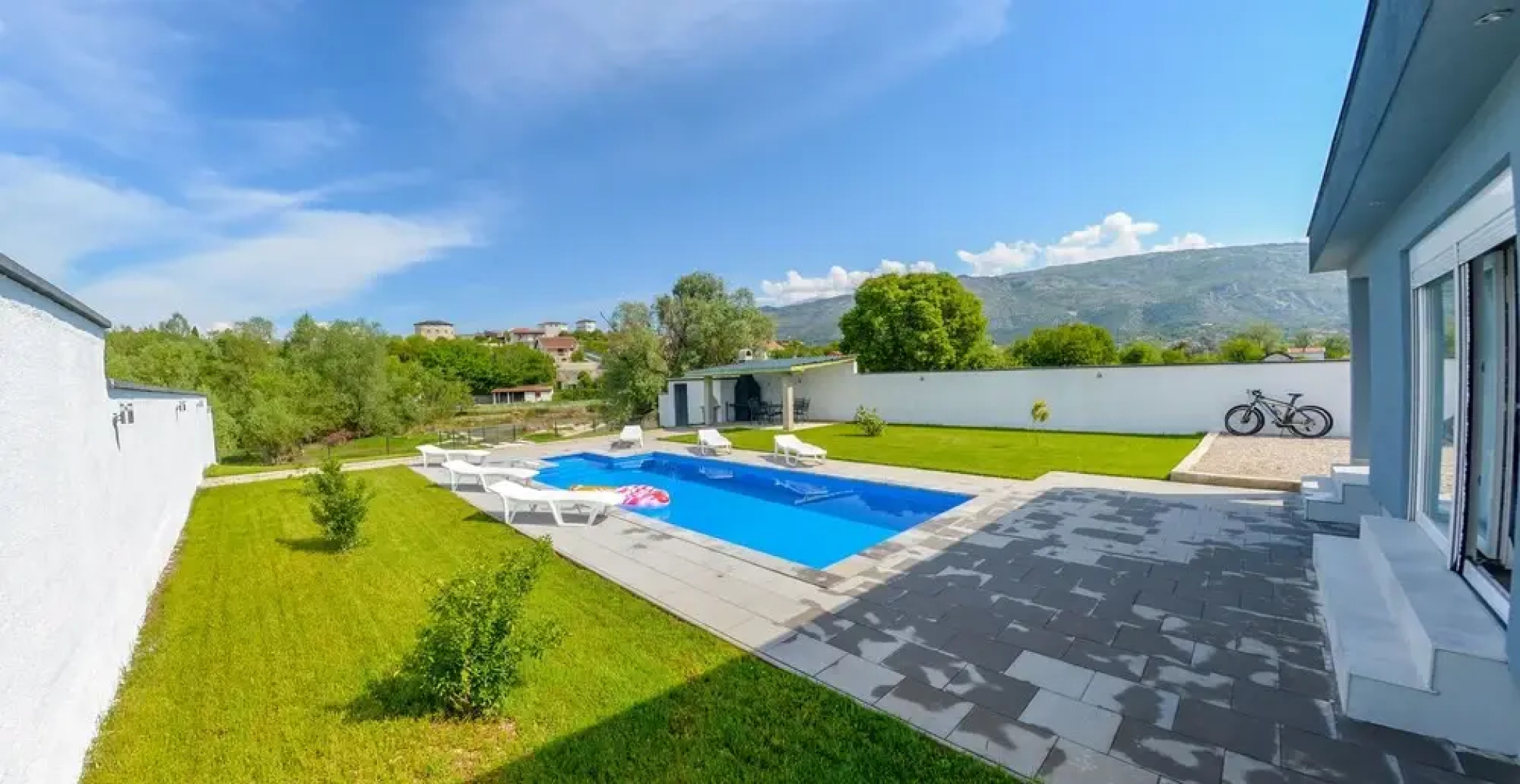 Sweet Retreat-Buna Riverside with pool