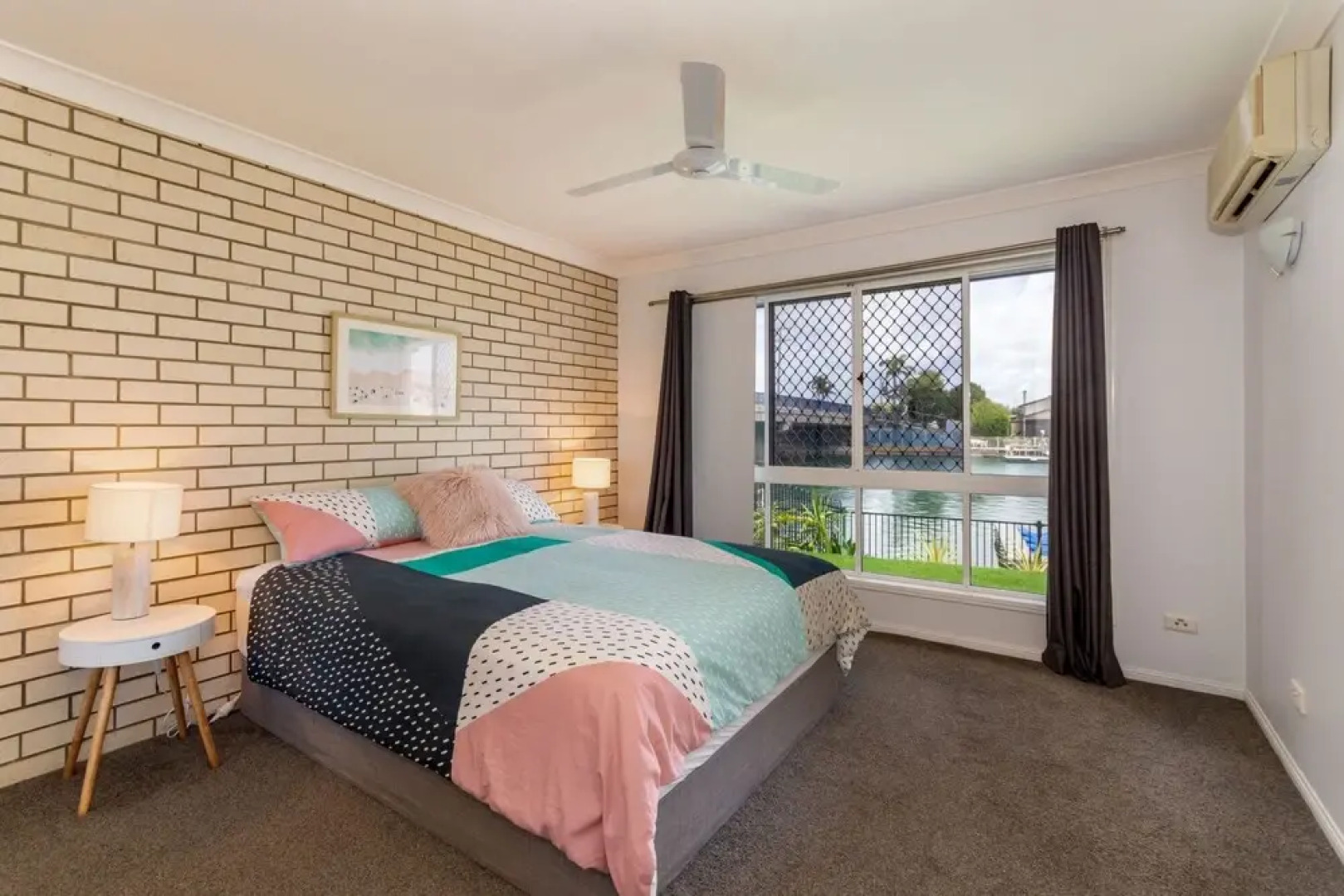 Canal Duplex Close to Everything you Need for a Great Holiday