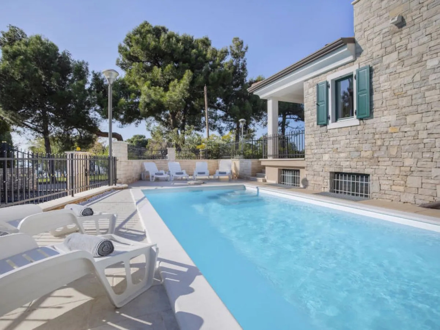 Villa Beach Front Ba Anija