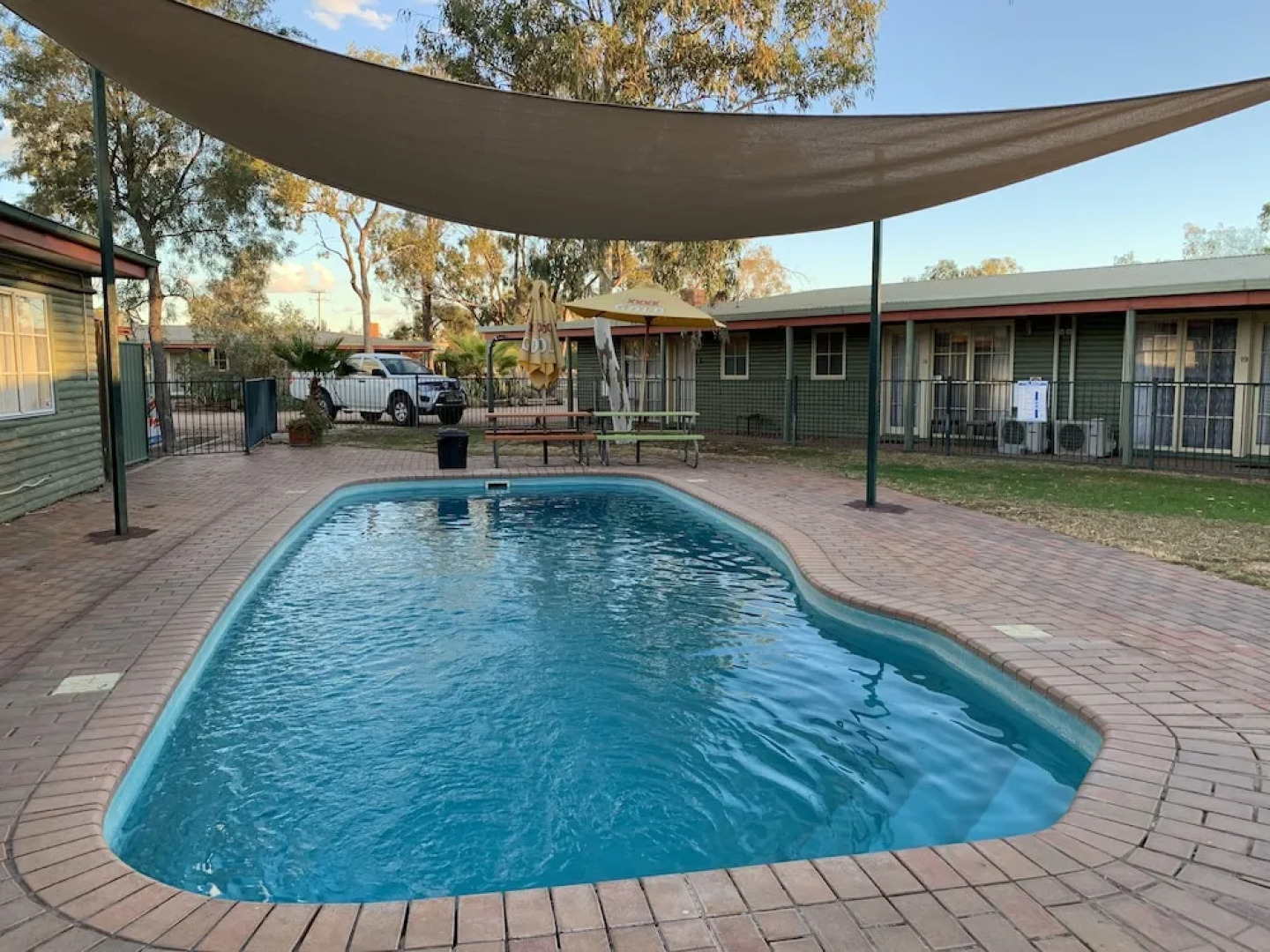 Lightning Ridge Outback Resort & Caravan Park