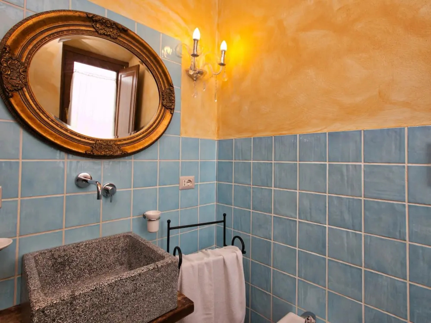 Charming Tuscan Farmhouse