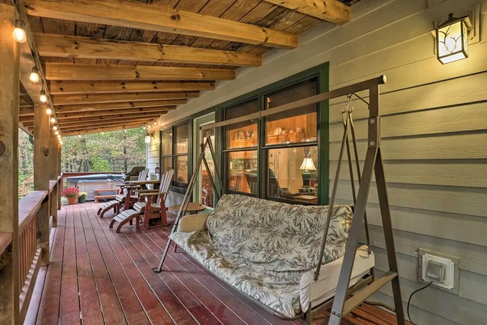 Fletcher Cabin: Wraparound Deck & Pond Access