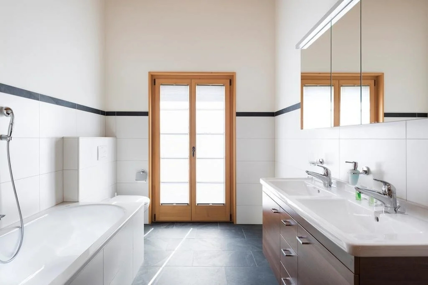 Apartment Alpenblume 4.5 - GriwaRent AG