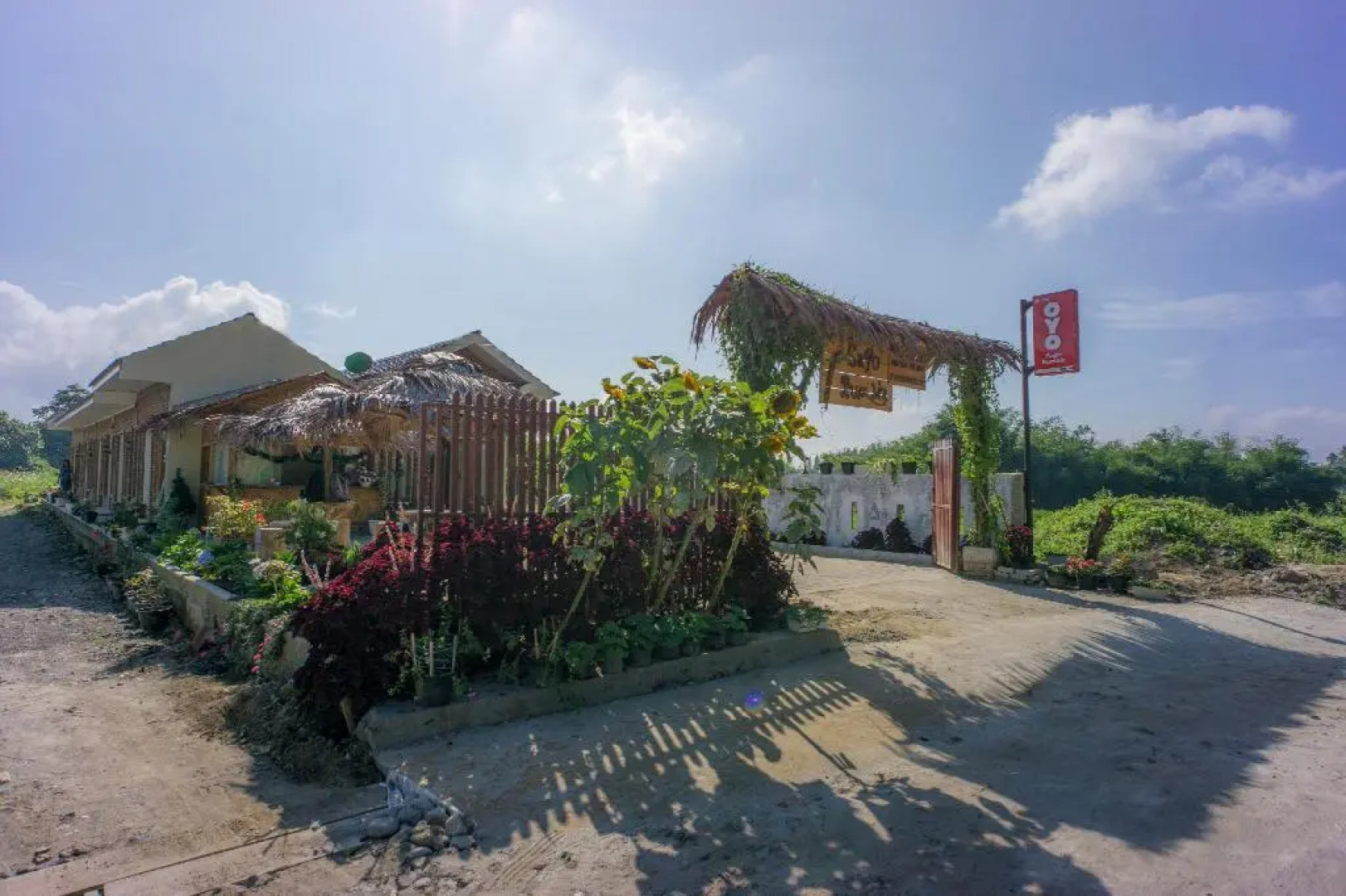 Super OYO 1696 Sapo Rumbia