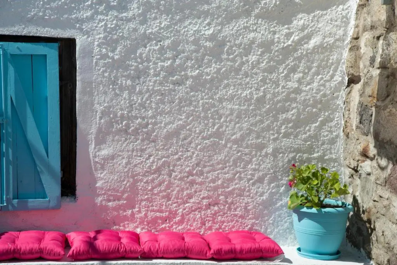 Caviro - traditional stone house in Chora