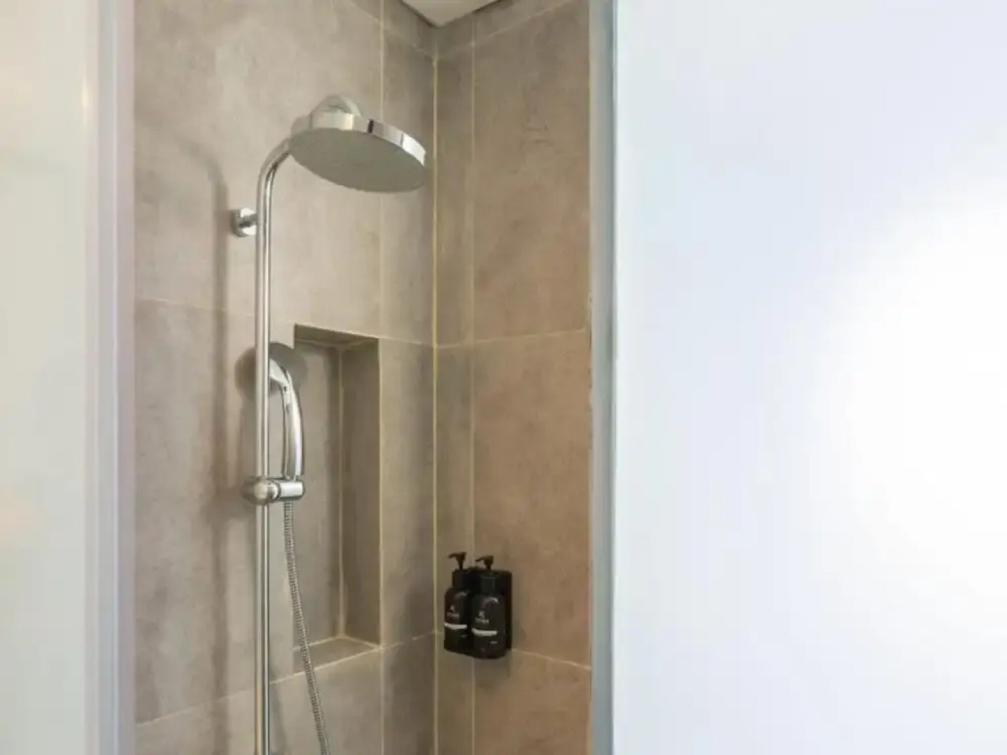 Laska Hotel Resort Ciletuh