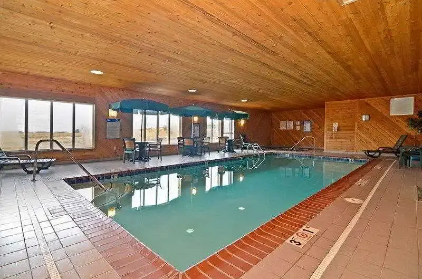 Best Western Napoleon Inn & Suites