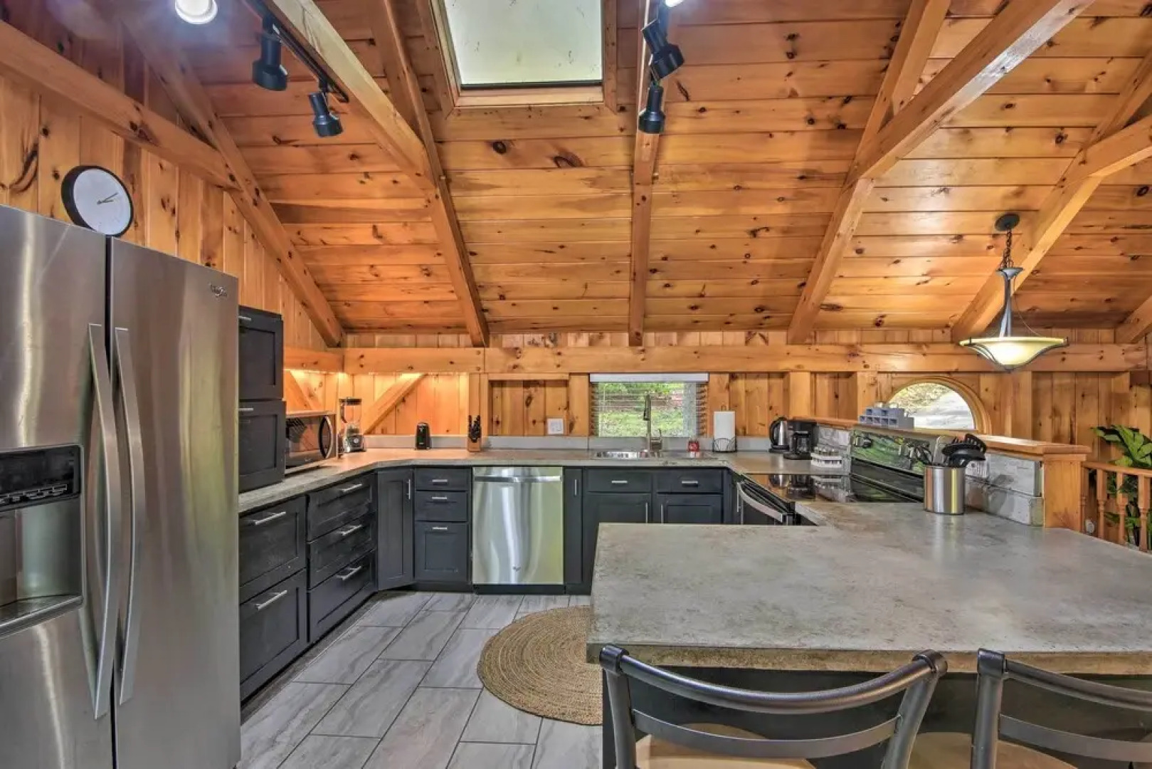 Modern Mountain Cabin w/ Resort-style Amenities!