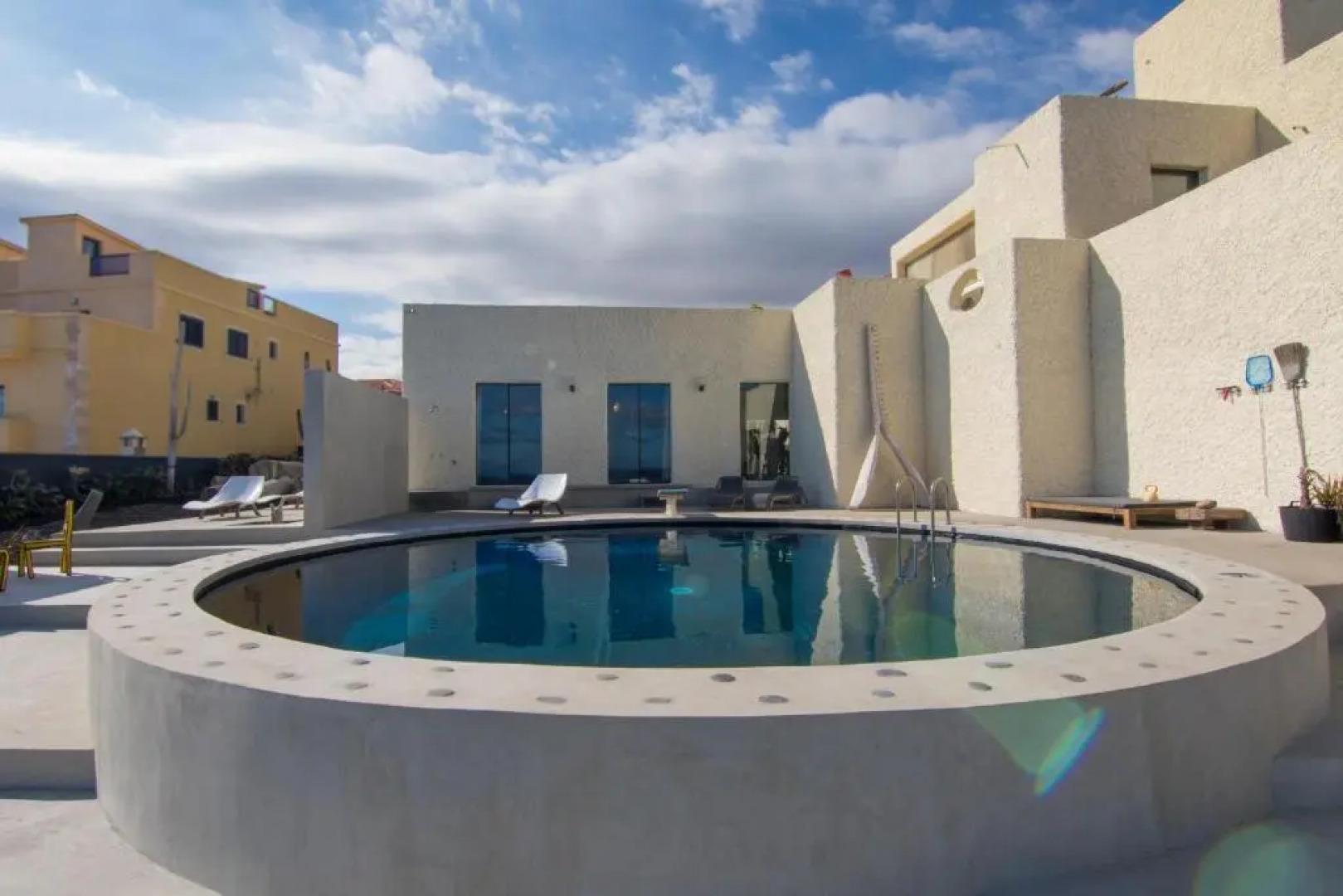 Exclusive Design Villa : 1080 m2, oceanfront, 2 swimming pools.