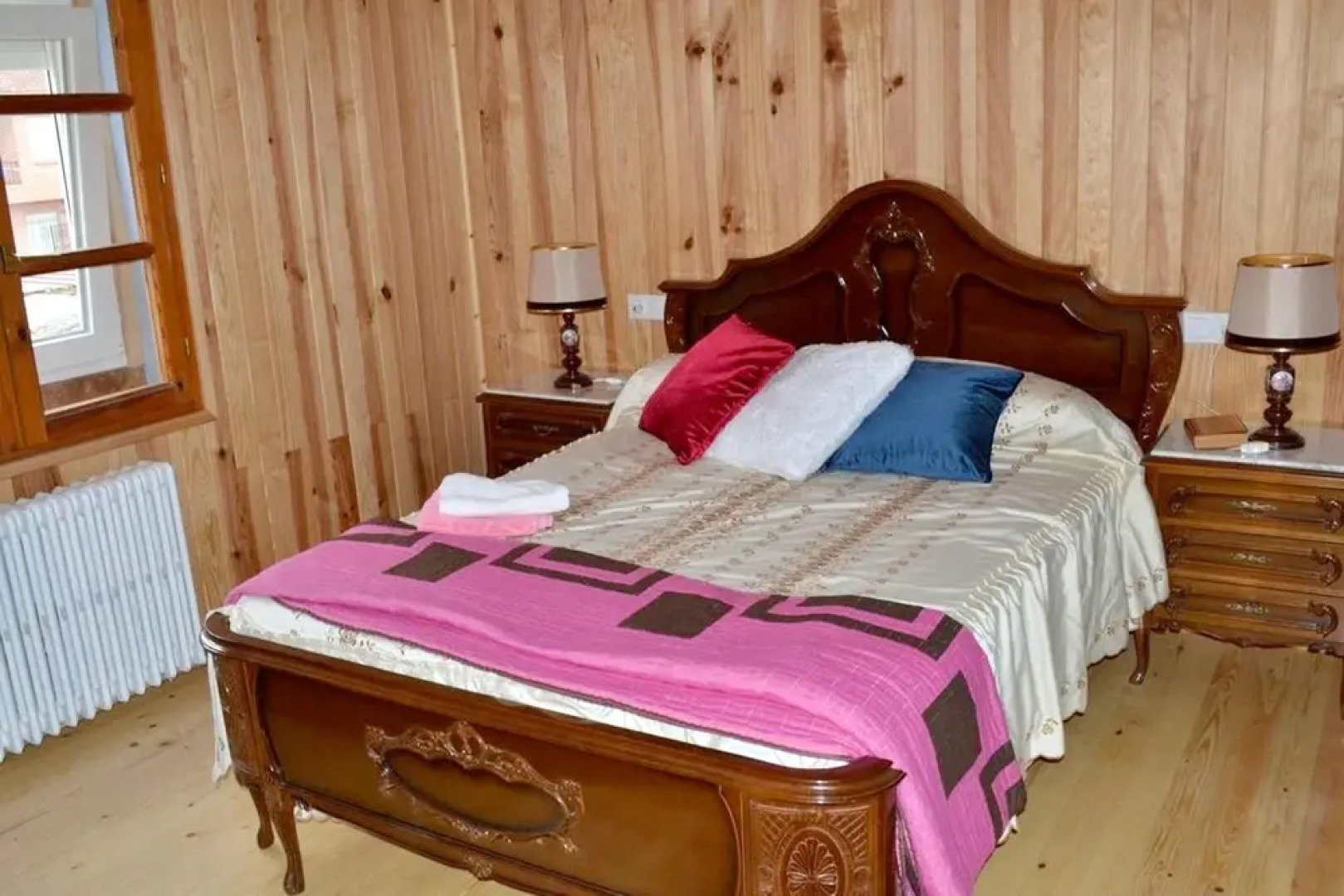 House With 5 Bedrooms in Morales de Rey, With Enclosed Garden and Wifi Near the Slopes
