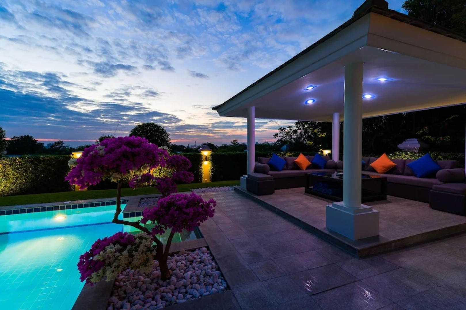 Luxury Pool Villa 604