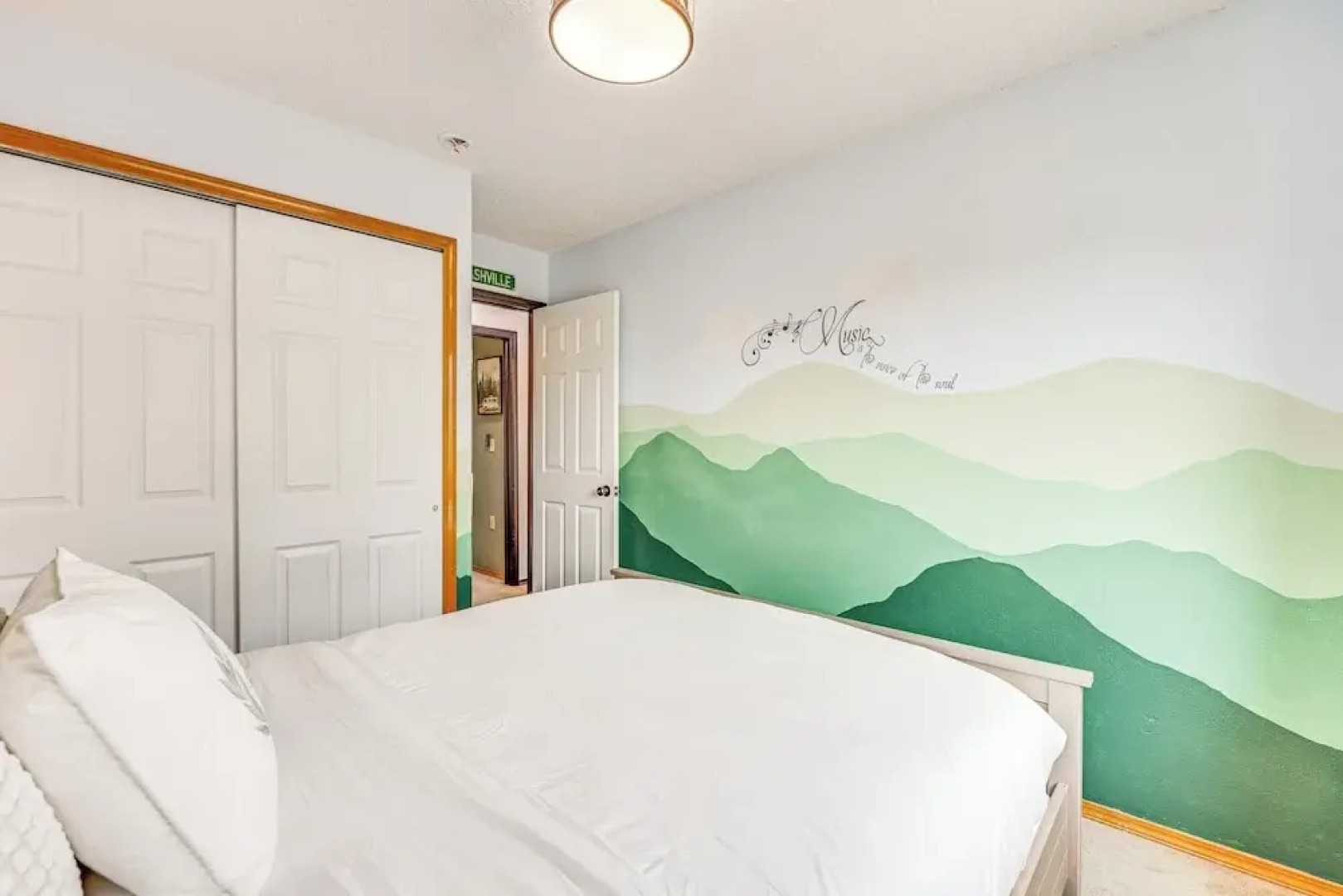 Music-Themed Fountain Home W/ Fireplace & Yard!