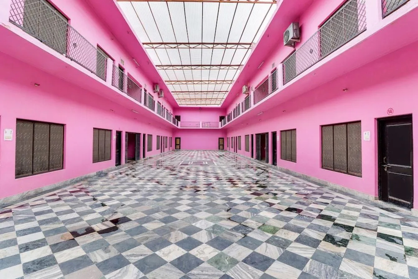 SPOT ON 42133 Hanuman Bagh