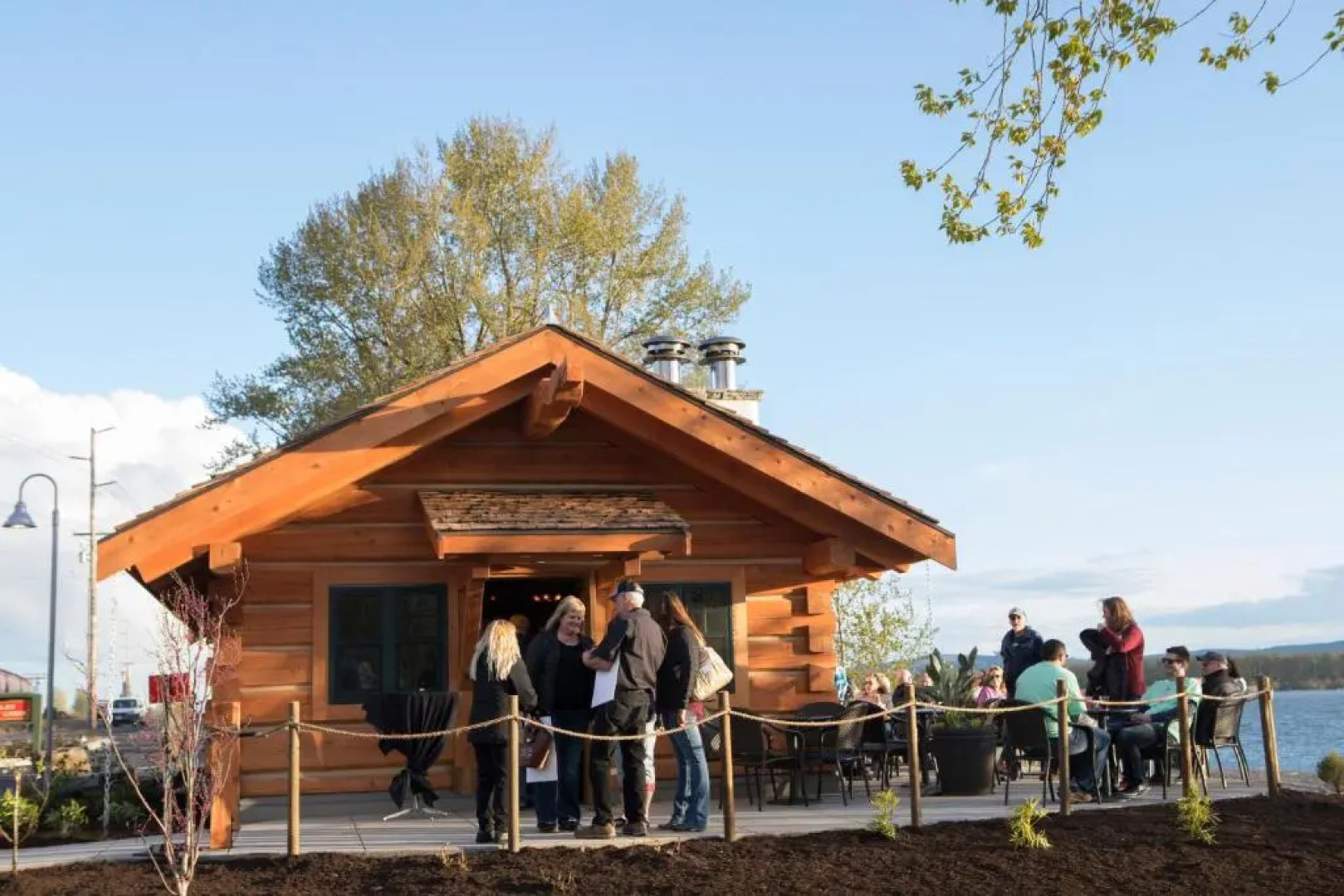 McMenamins Kalama Harbor Lodge