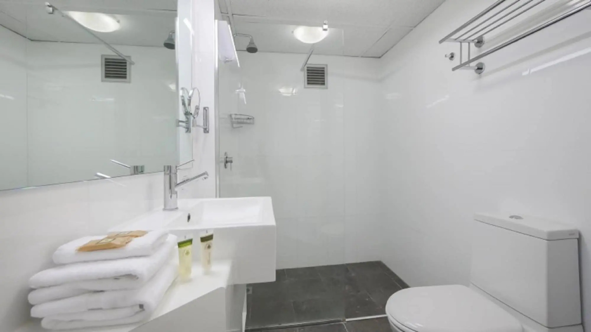 The Summit Apartments