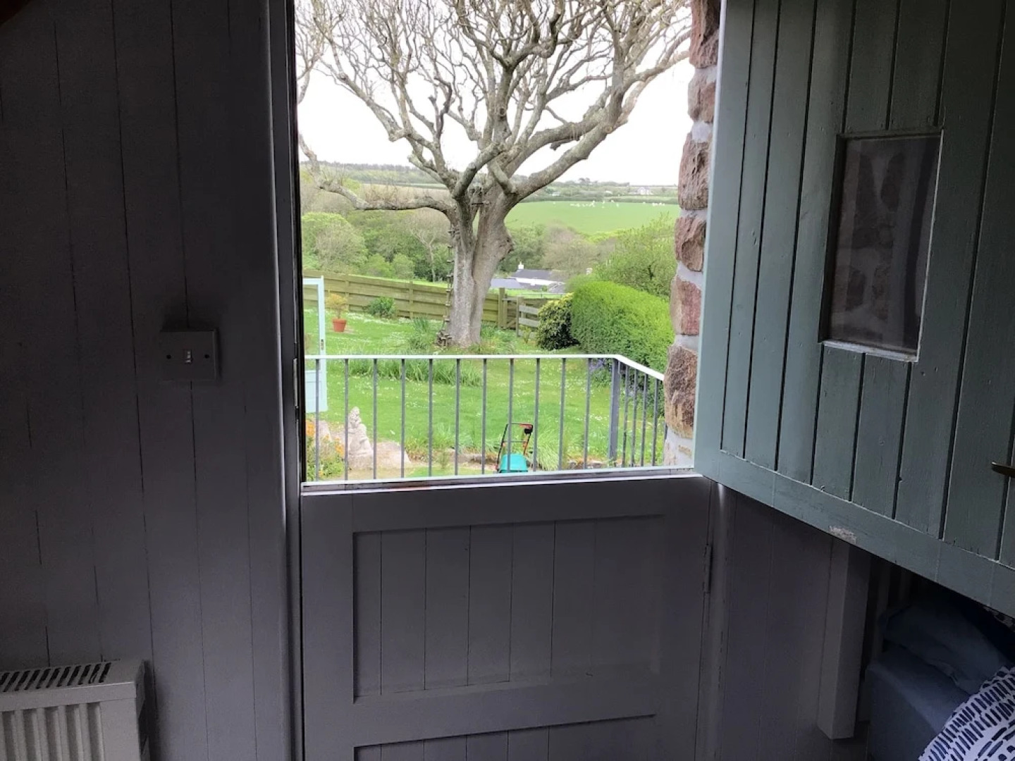 Cozy Camborne Studio Retreat With two Single Beds