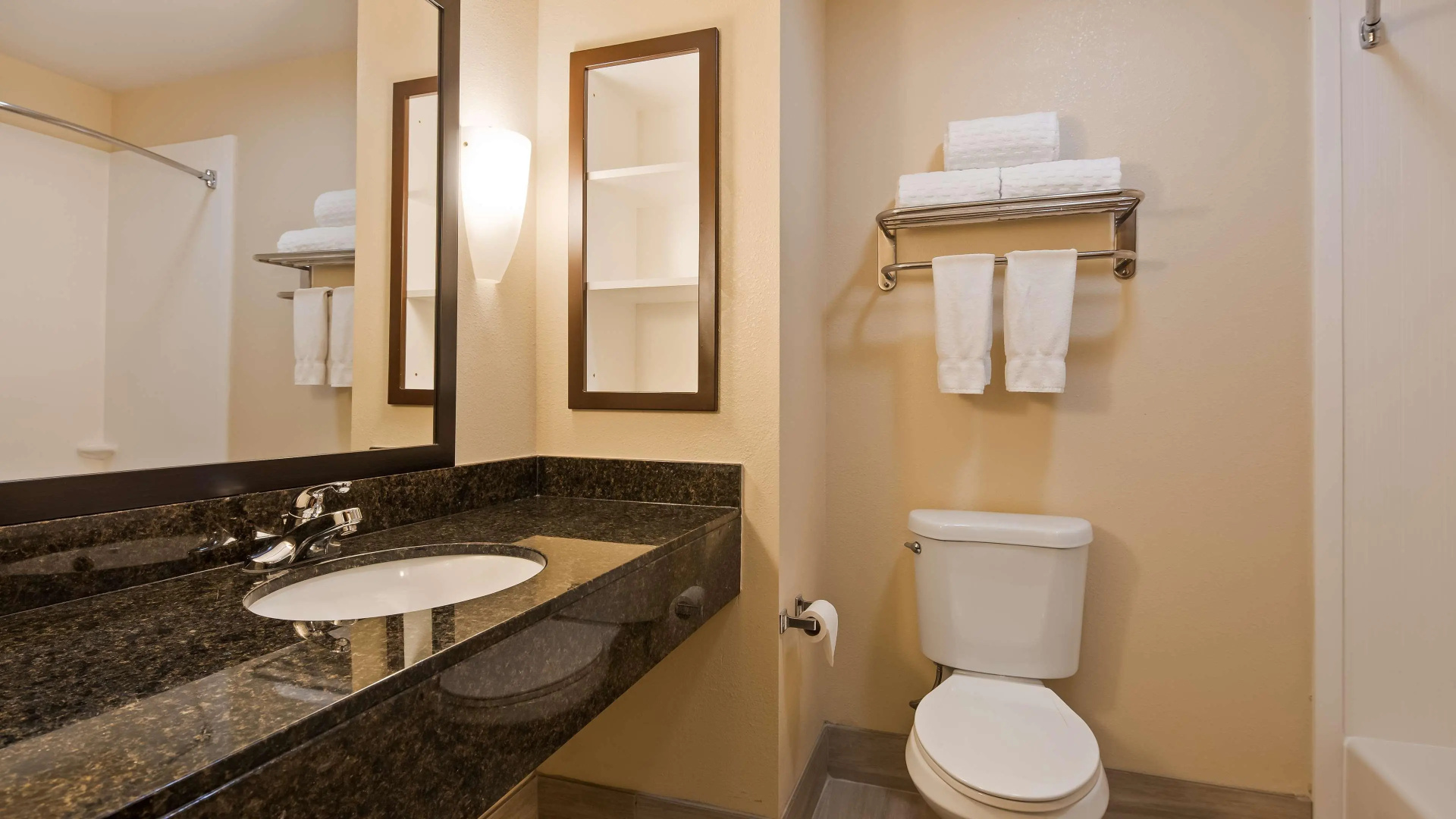 Best Western Plus Sparta Trail Lodge