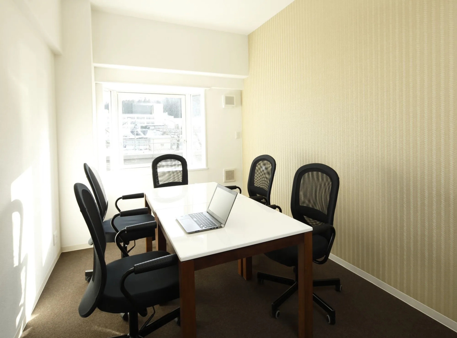 Kyou Bar Lounge & Inn