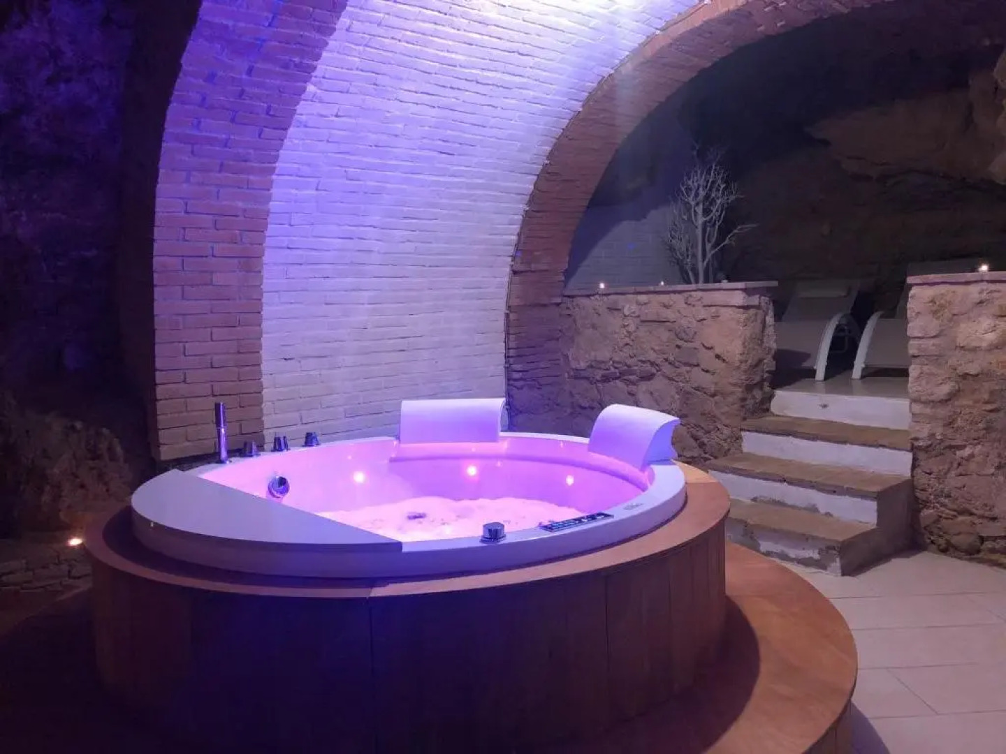 Suite in Love 21 by Zoom in Earth (Adults Only)