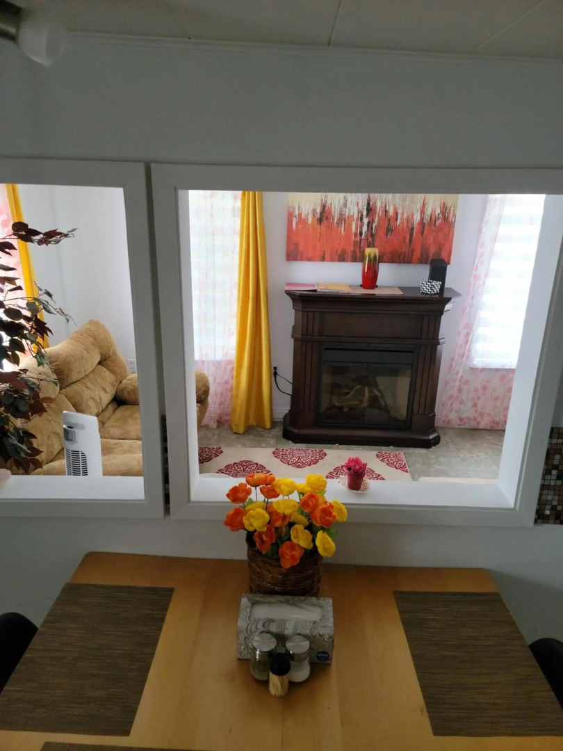 Vibrant apartment in the heart of the town