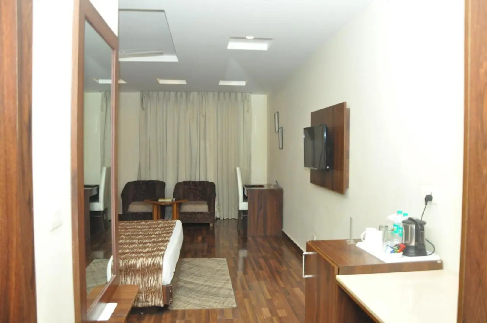 Hotel JSR Continental