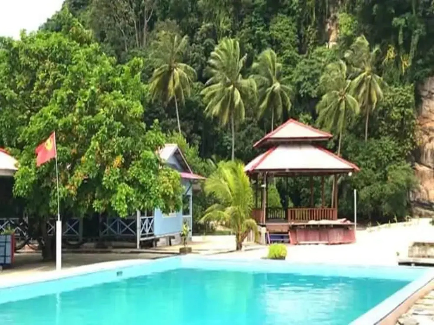 Capital O 91017 Tuba Beach Resort @ Pulau Tuba