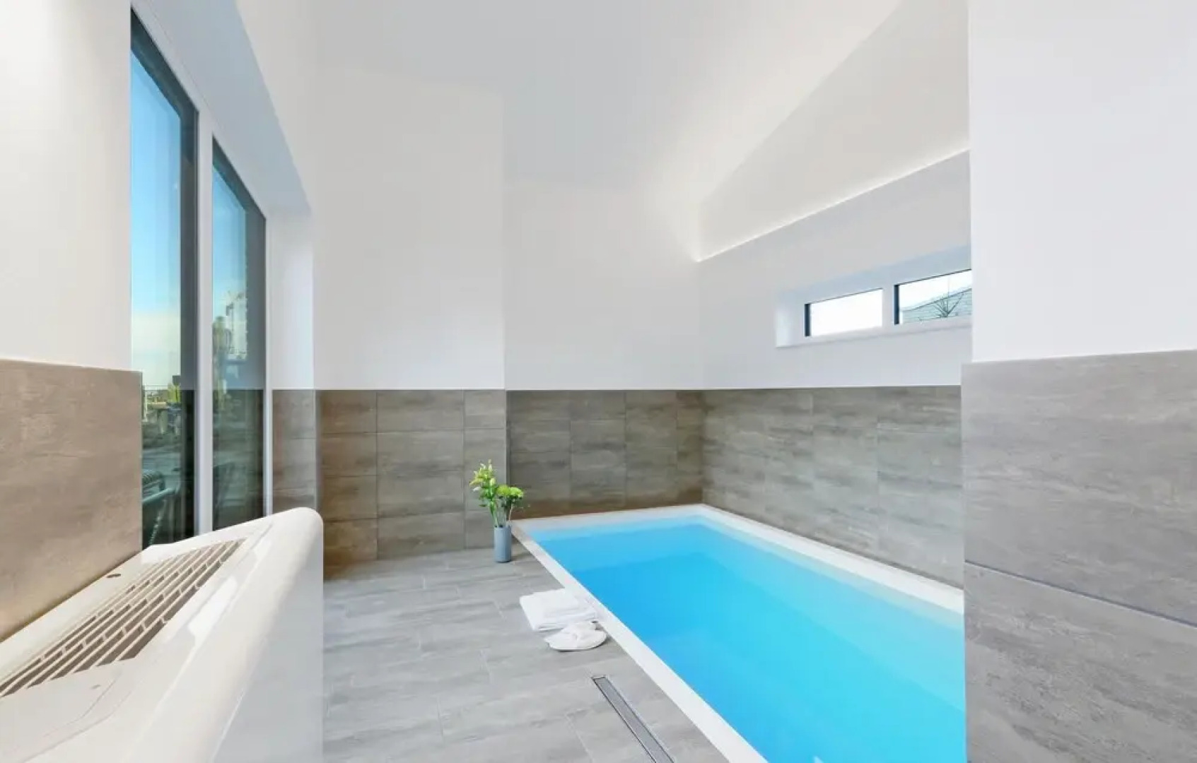 Beautiful home in Lembruch/Dümmer See w/ Indoor swimming pool, Sauna and 5 Bedrooms