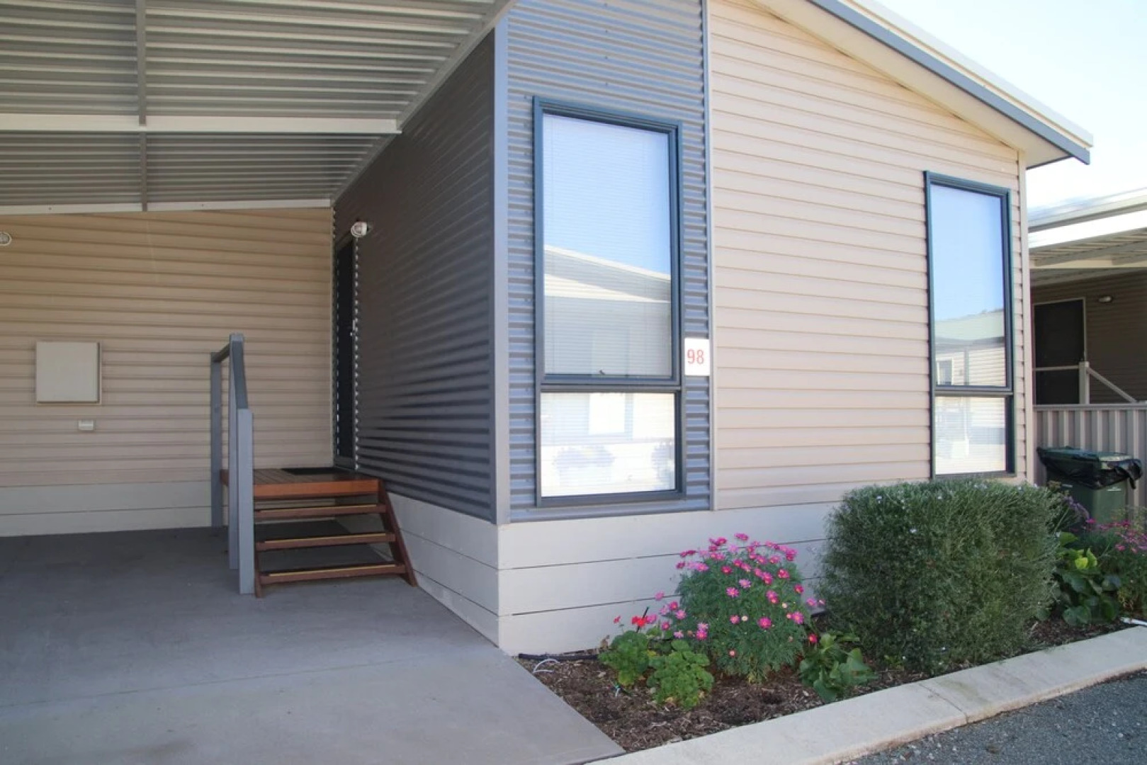 Serpentine Falls Park Home & Tourist Village