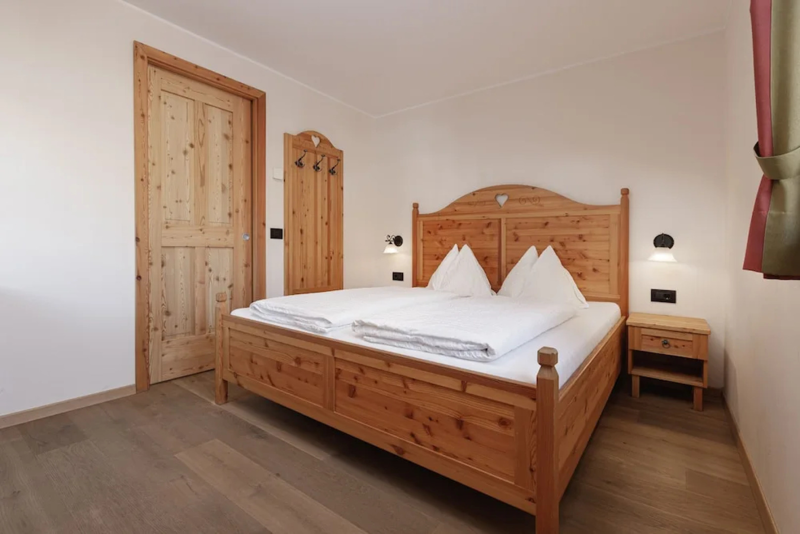 Chalet Tyrolian Apartments - by Familiaris - Pools 500 meters