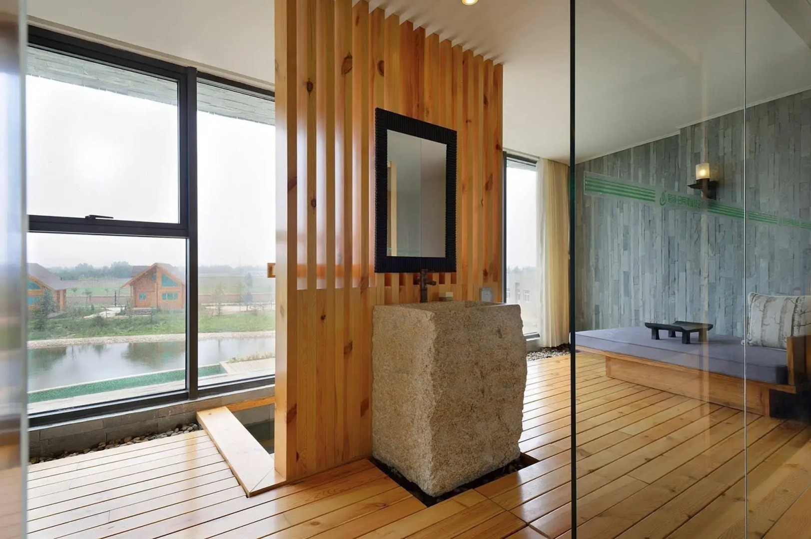 Bazhou MingTang Sun Moon Lake Hot Spring Hotel