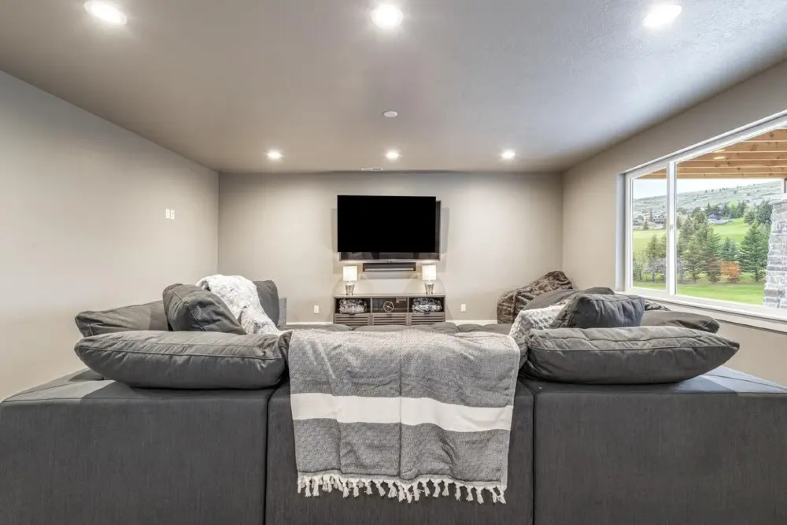 Beautiful Parade Home Overlooking Bear Lake Golf Course and Bear Lake - Sleep 34