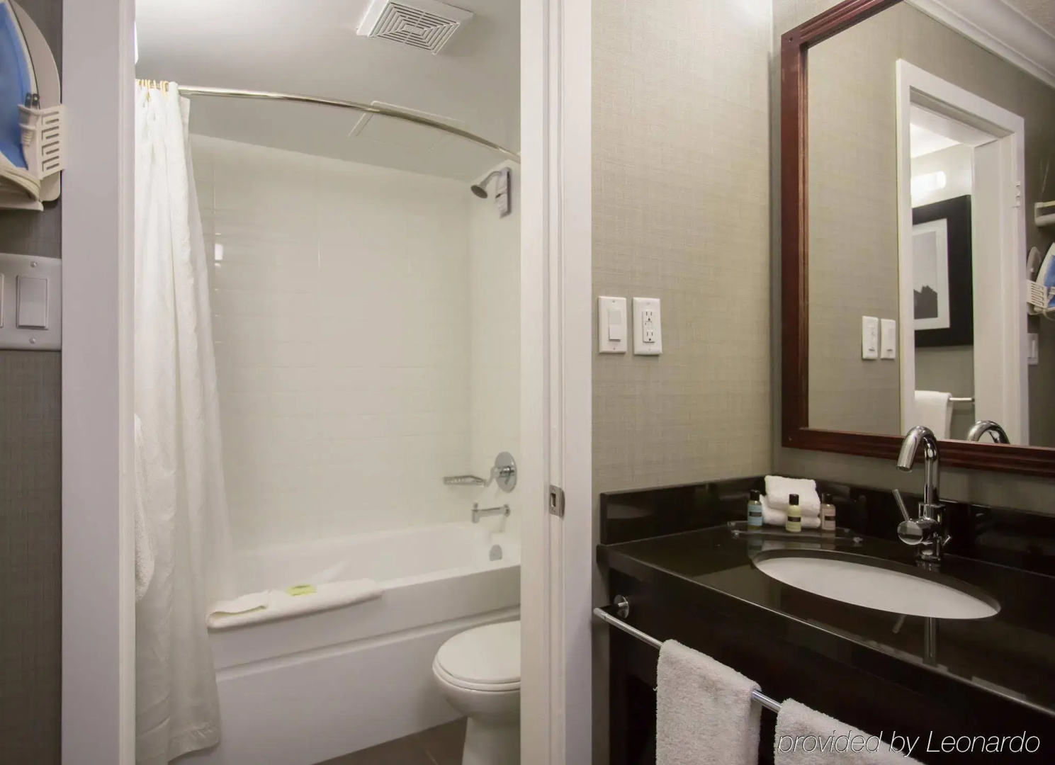 Sandman Hotel Vernon