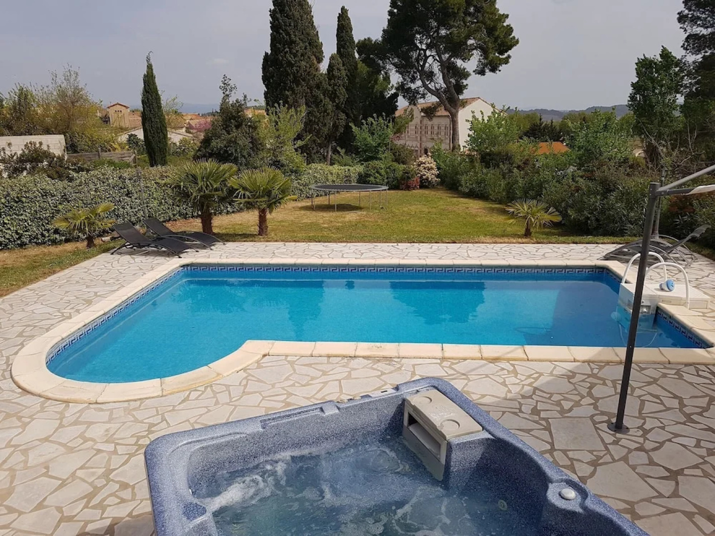 Spacious Villa With Swimming Pool, Jacuzzi, Trampoline, Swing, View, 500m Bakery