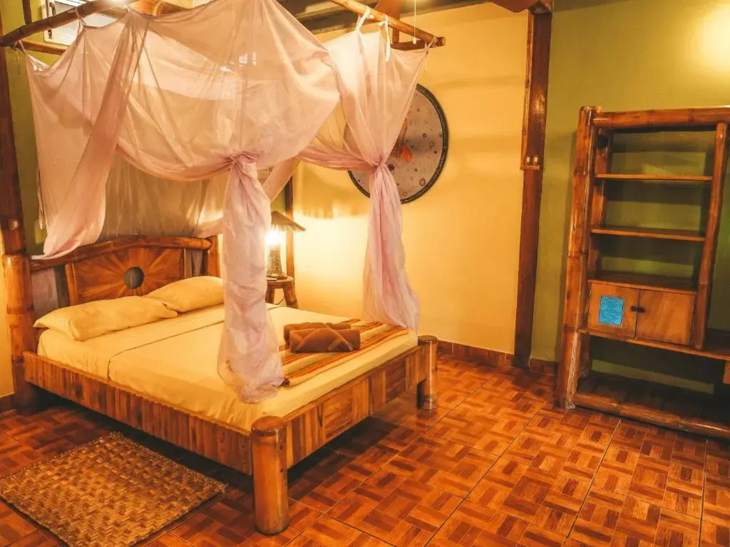 Balsa Surf Camp by Rotamundos