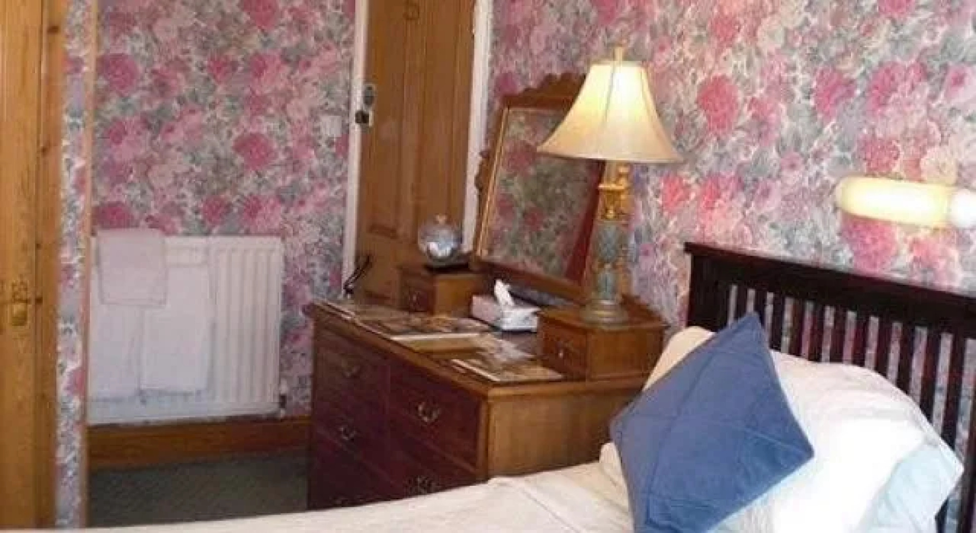 Strathmore Lawn East - Guest house