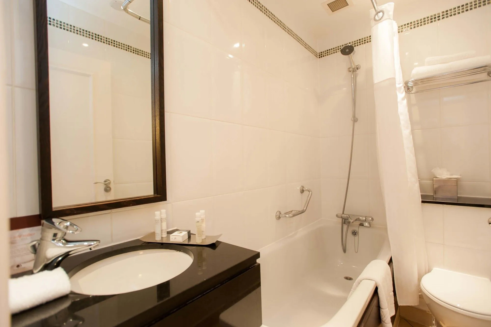 Отель Apex Dunblane Hydro