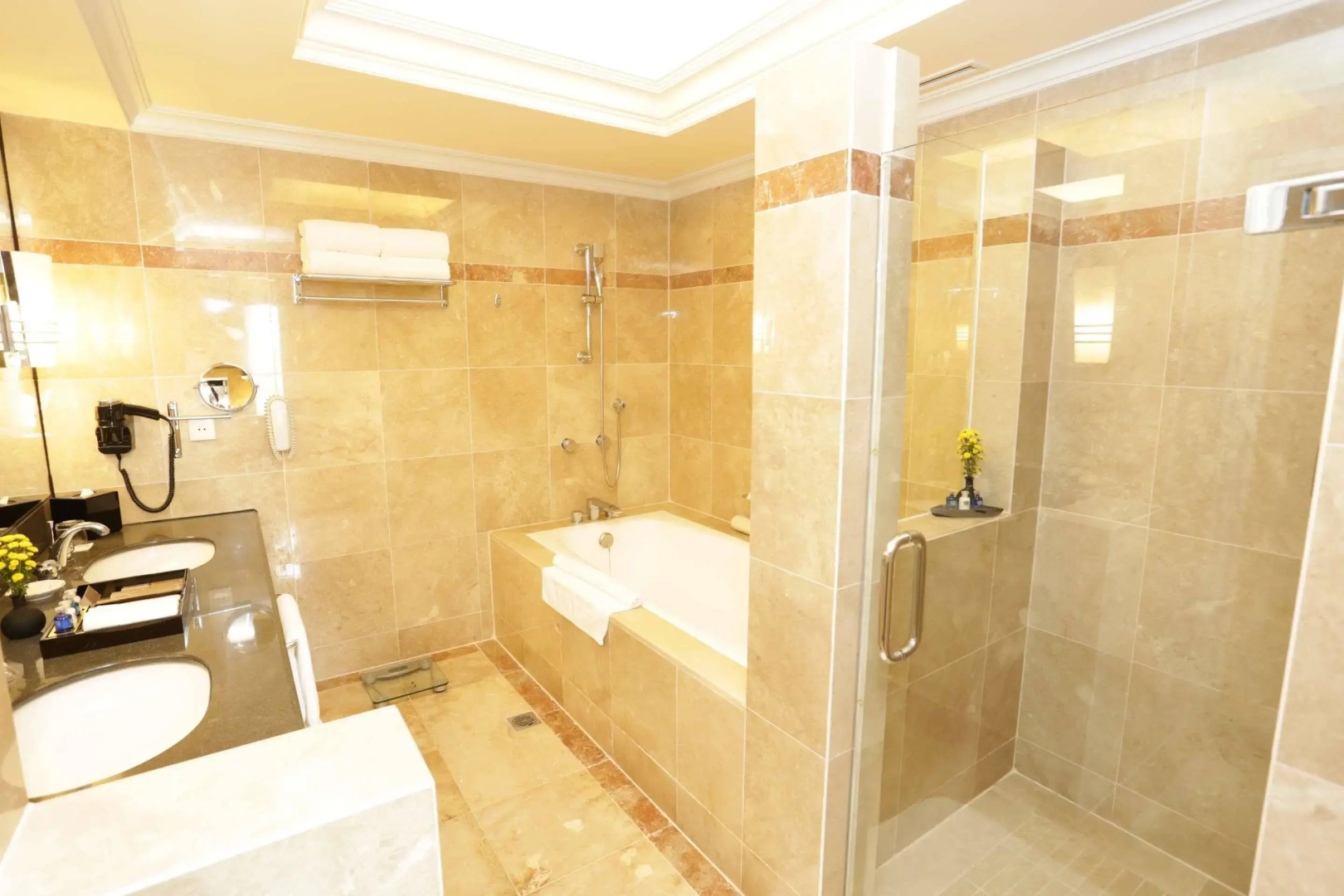 Lotte Hotel Saigon