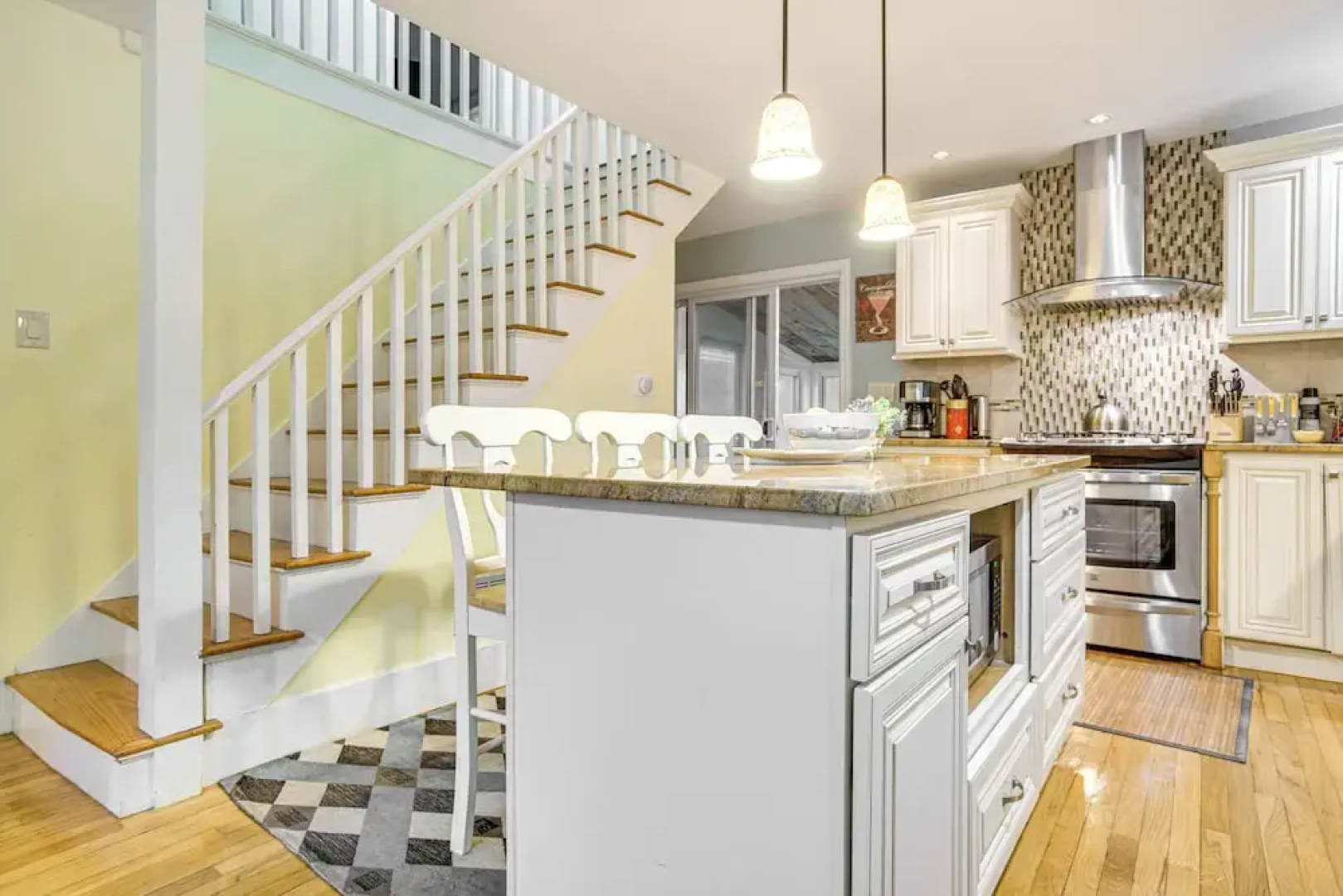 < Half-mi to Shore: Harwich Port Beach House