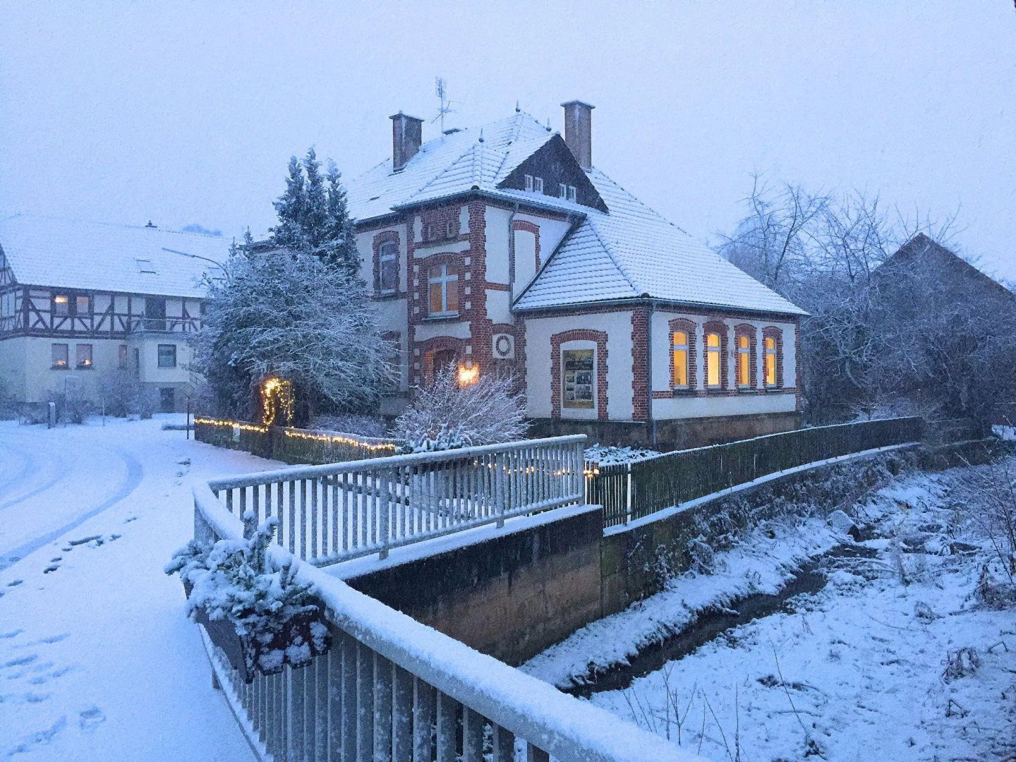 Stylish former village school with garden in Waldeck-Netze