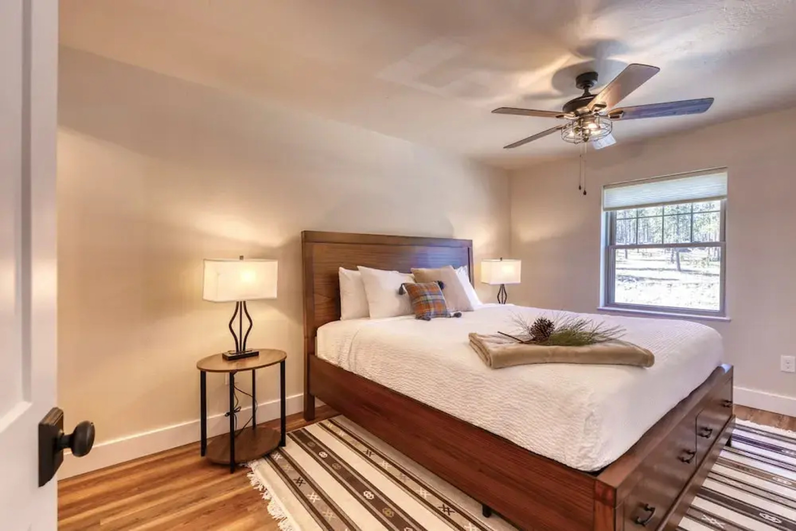 Saddle Up For Luxury - 15 Minutes to Mt Rushmore