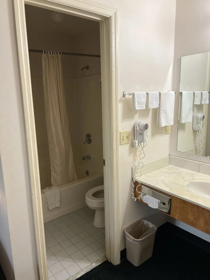 Garden Inn & Suites